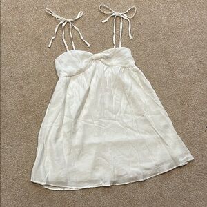 Women’s White dress